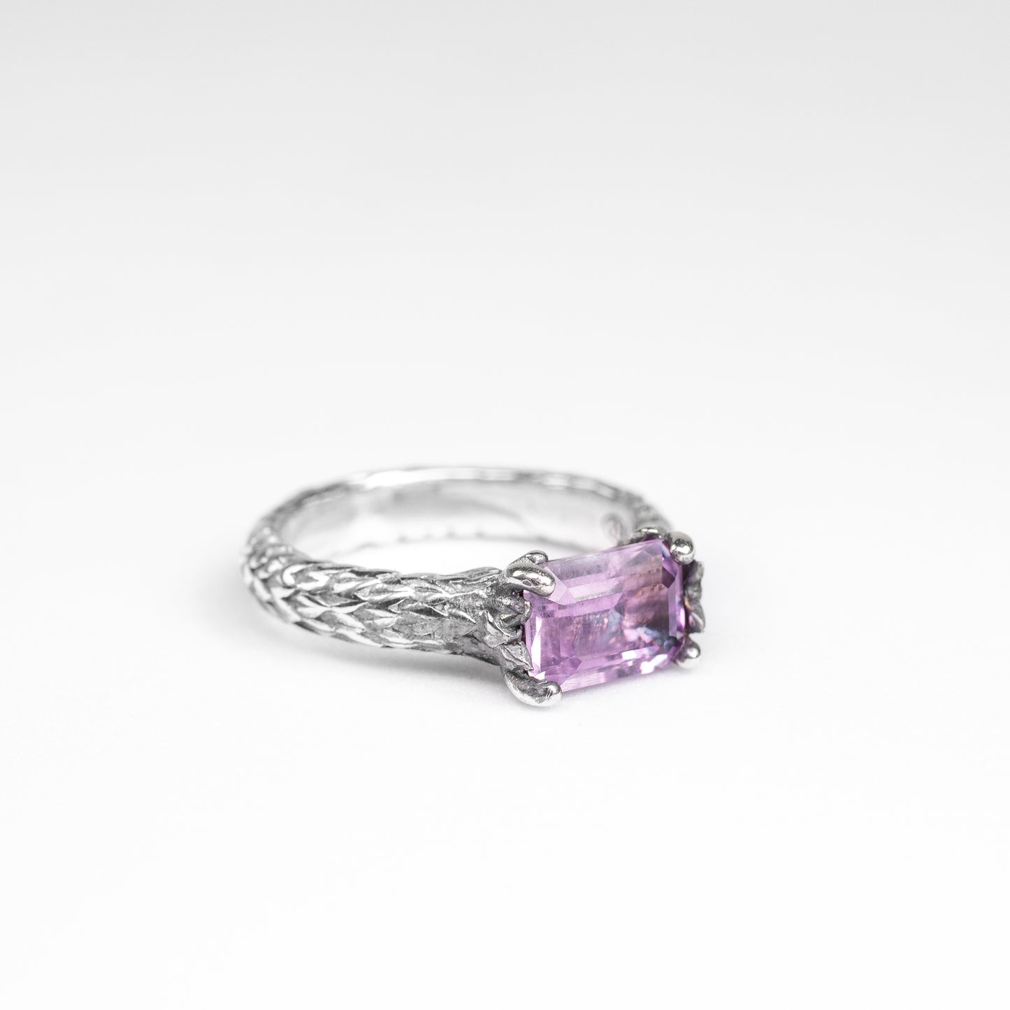 Laurus - Crown ring with amethyst stone