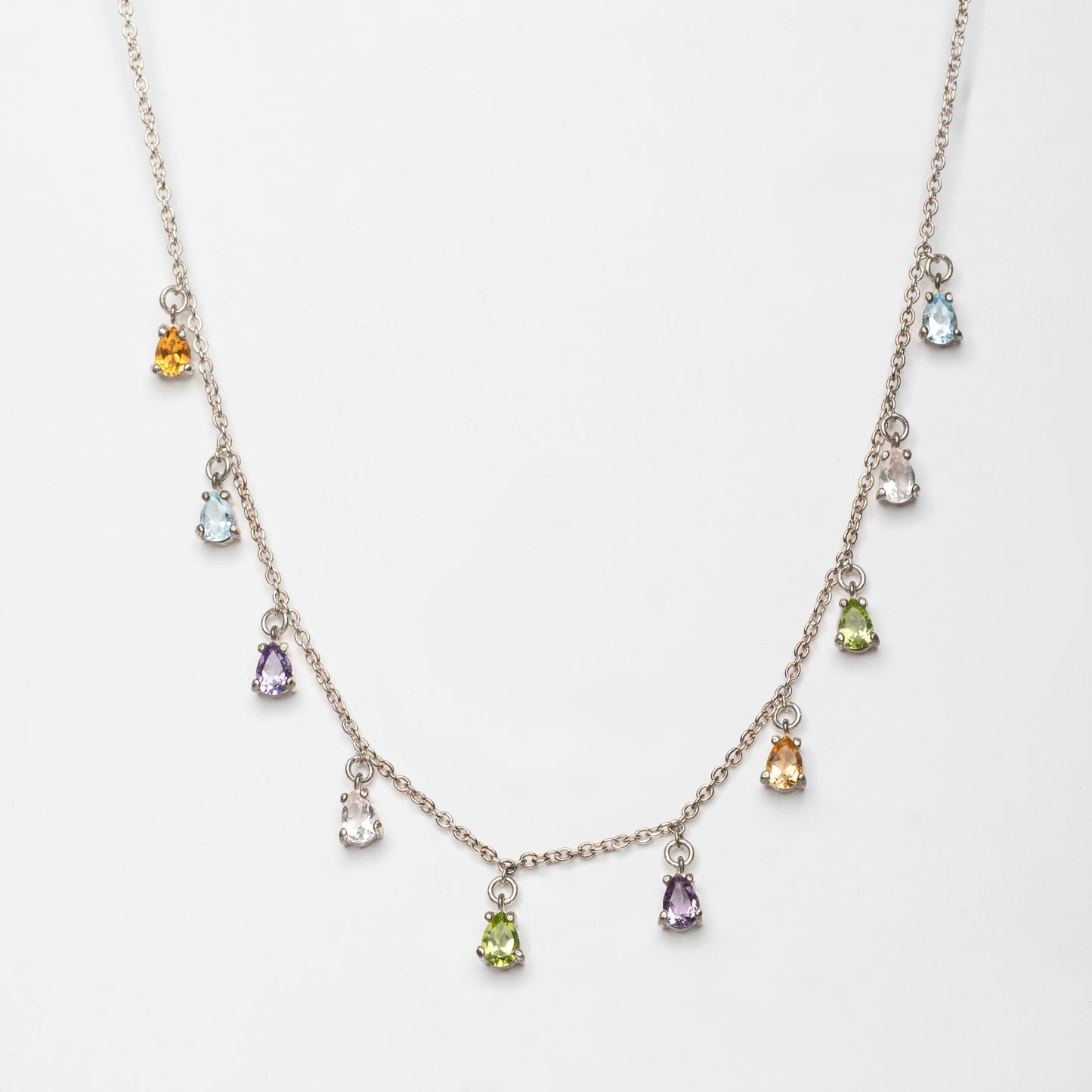 Collanina Drops in oro con pendenti a goccia in pietre naturali colorate – gioiello minimal artigianale Aduna Jewels