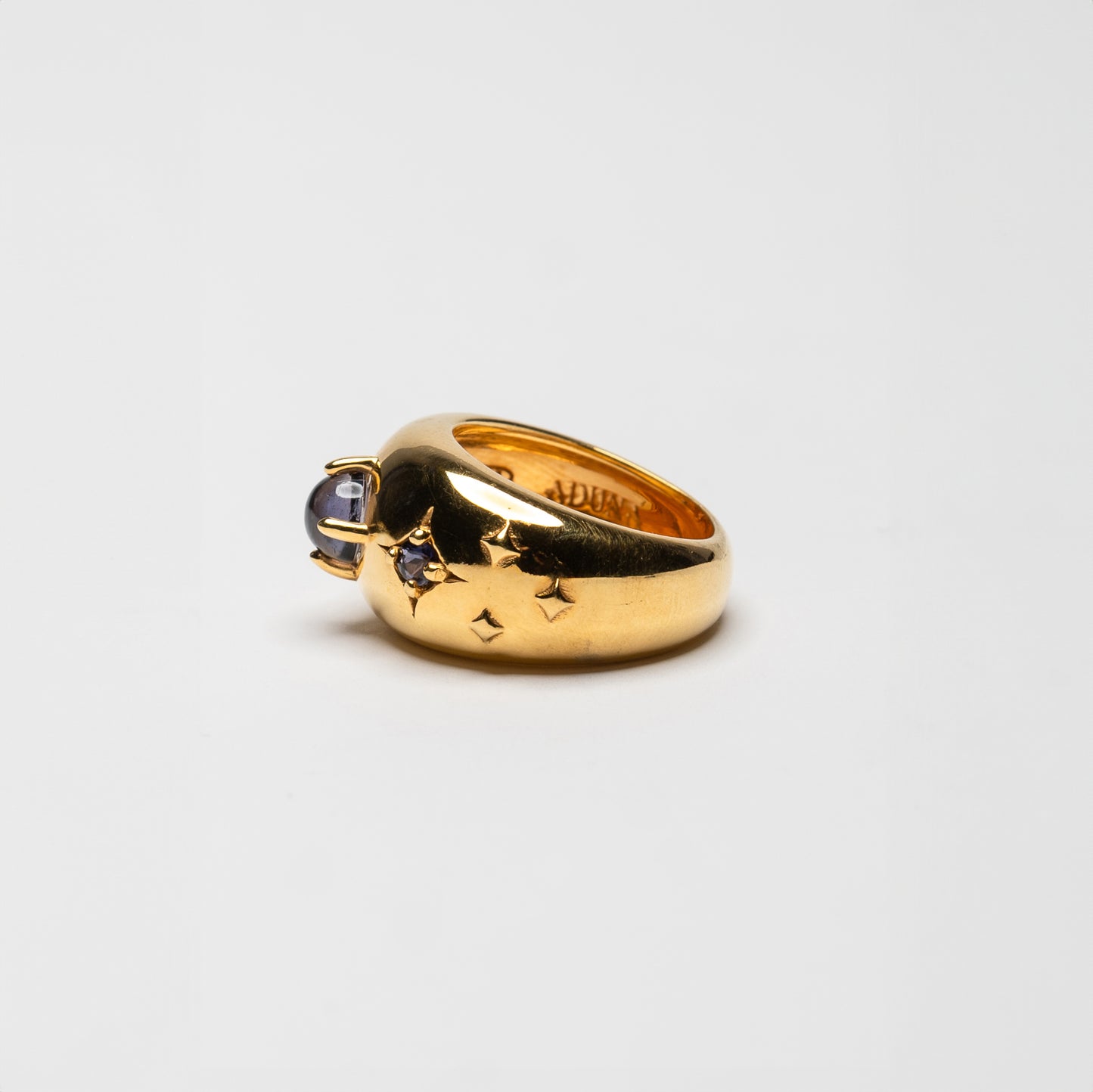 STARDUST - gold ring with iolite stone