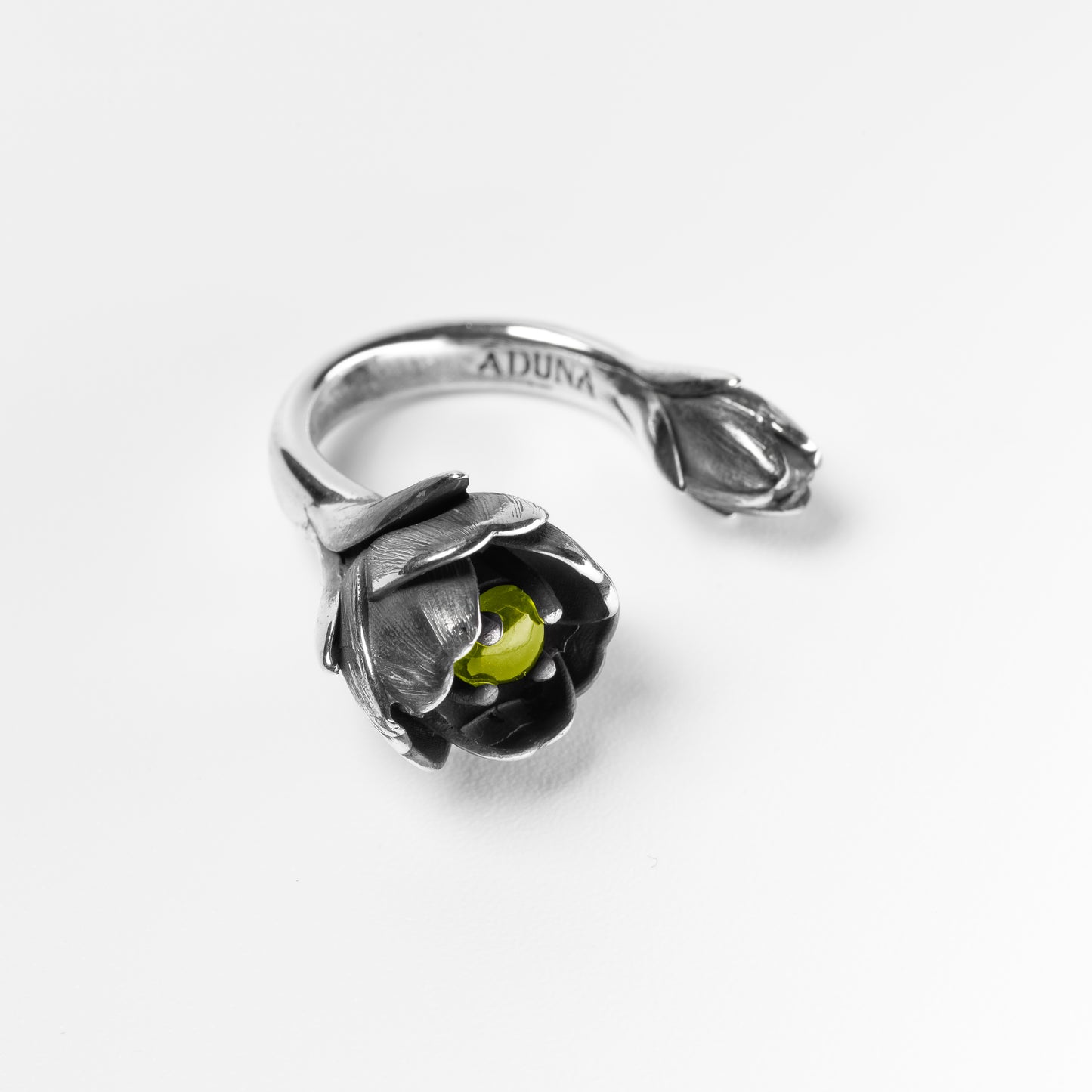 TULIP - tulip ring with peridot stone
