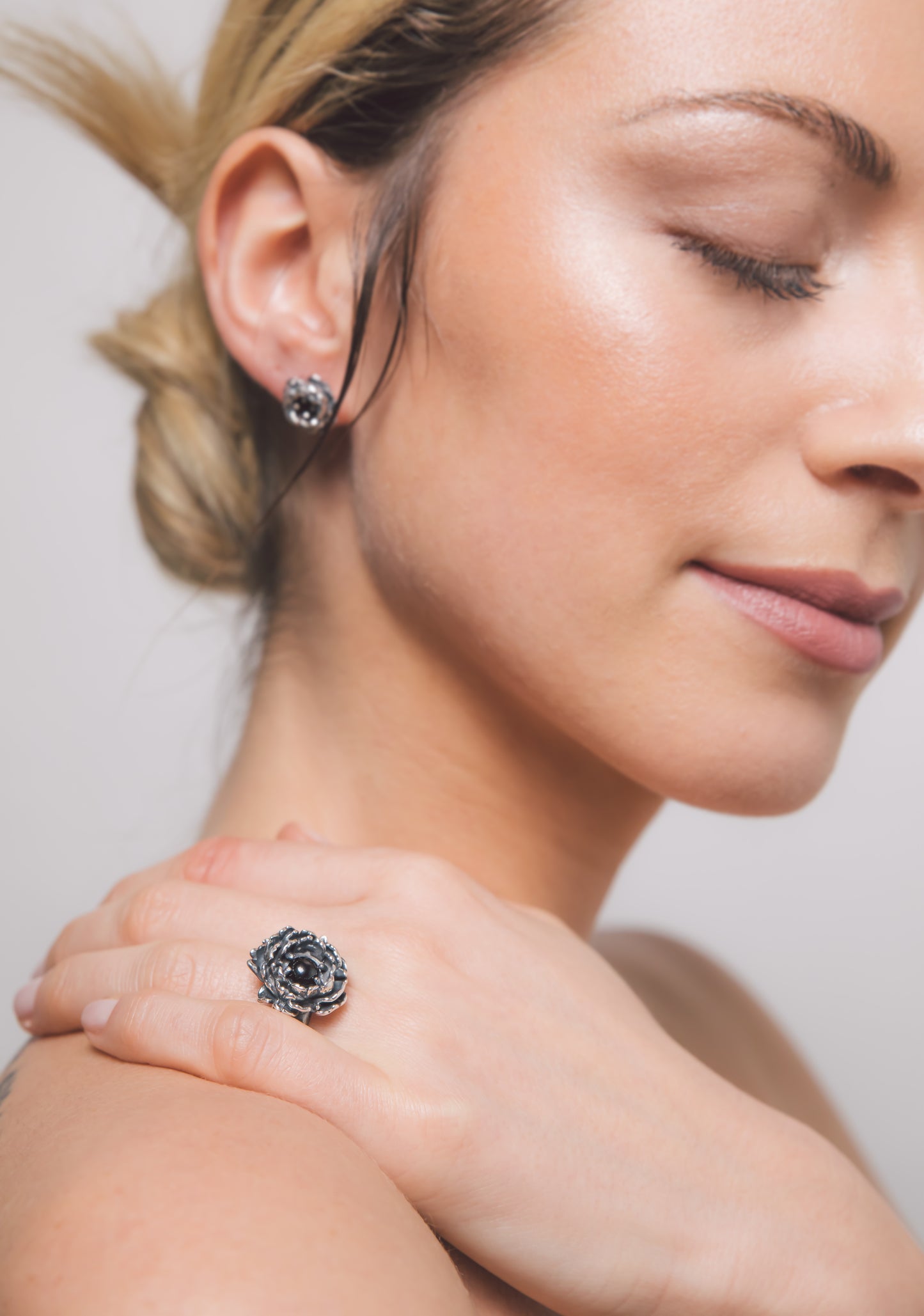 PEONY - peony ring with onyx stone
