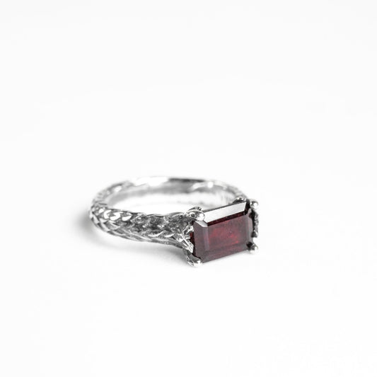 Dettaglio anello Alloro in argento 925 con motivo a foglie – design raffinato e simbolico by Aduna Jewels