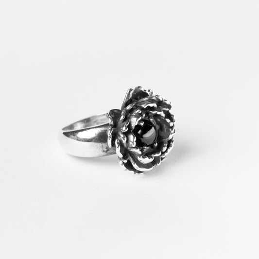 Peony - Peony ring with onyx stone