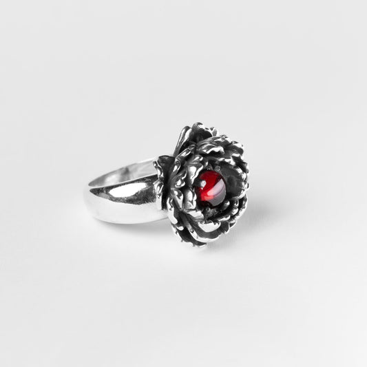 Anello Peonia in oro con pietra centrale rossa ispirato al fiore peonia – gioiello artigianale floreale Aduna Jewels
