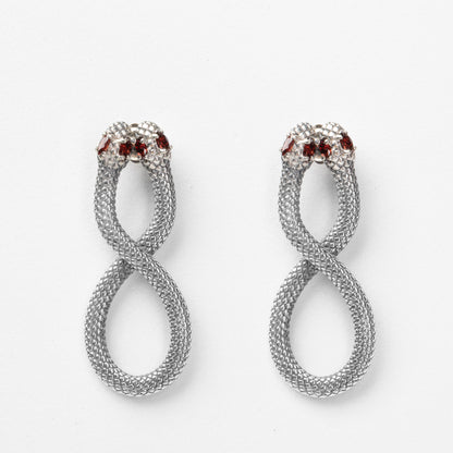 Orecchini Infinitum in argento con pietra granato rosso – gioielli artigianali eleganti e simbolici firmati Aduna Jewels